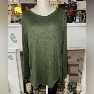 Misia brand green women’s top with buttons on the scooped sides size XL VGUC